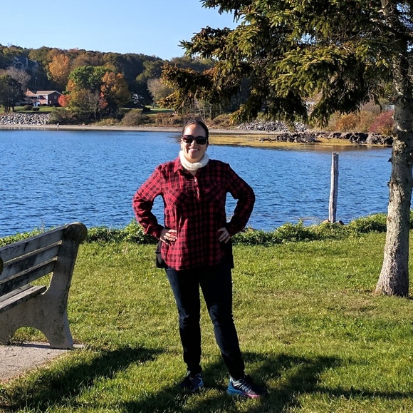 Meet your Posher, Ariel - Picture 3 of 4